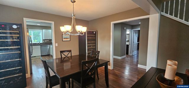 1069 Chardonnay Lp NE, Keizer, OR 97303