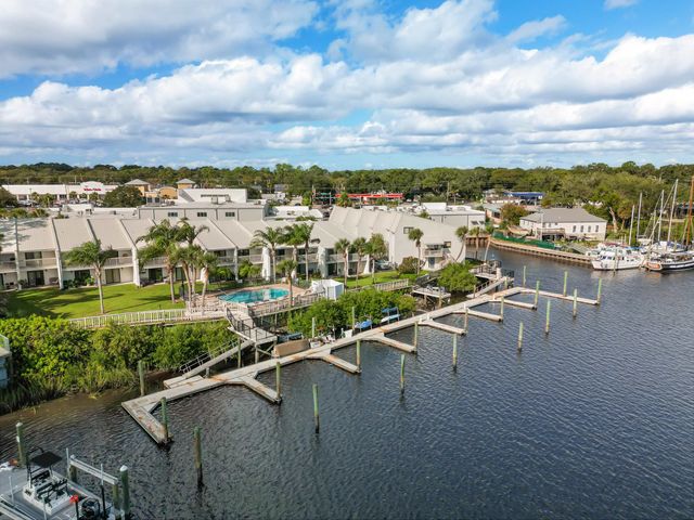 909 S Ponce De Leon Blvd, St Augustine, FL 32084