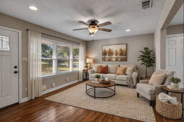 219 E Janisch Road, Houston, TX 77022