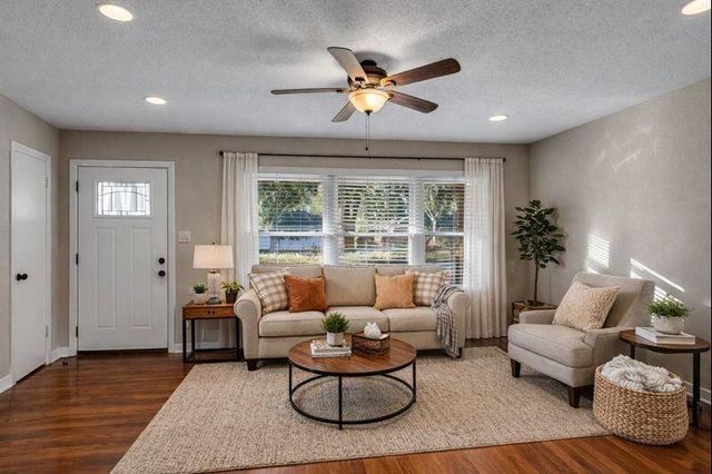 219 E Janisch Road, Houston, TX 77022