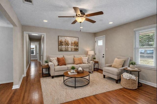 219 E Janisch Road, Houston, TX 77022