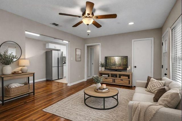 219 E Janisch Road, Houston, TX 77022