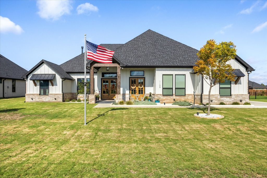 1105 Tremont Lane, Granbury, TX 76049 — exterior