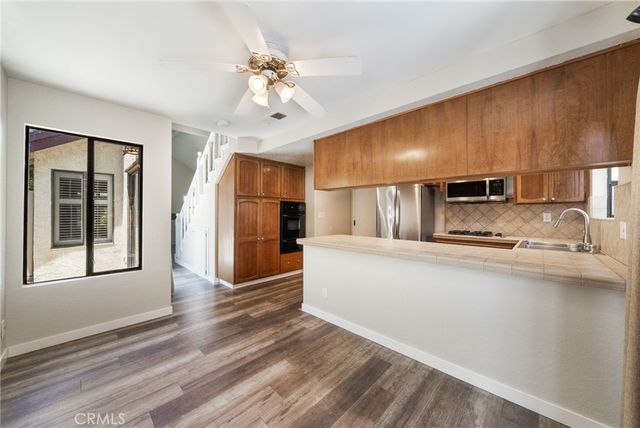 543 W Wilson 7, Costa Mesa, CA 92627