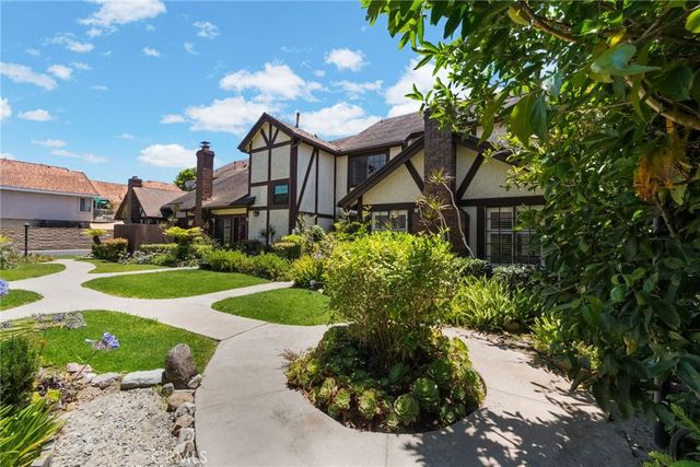 543 W Wilson 7, Costa Mesa, CA 92627