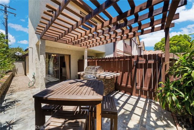 543 W Wilson 7, Costa Mesa, CA 92627