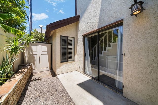 543 W Wilson 7, Costa Mesa, CA 92627