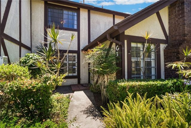 543 W Wilson 7, Costa Mesa, CA 92627