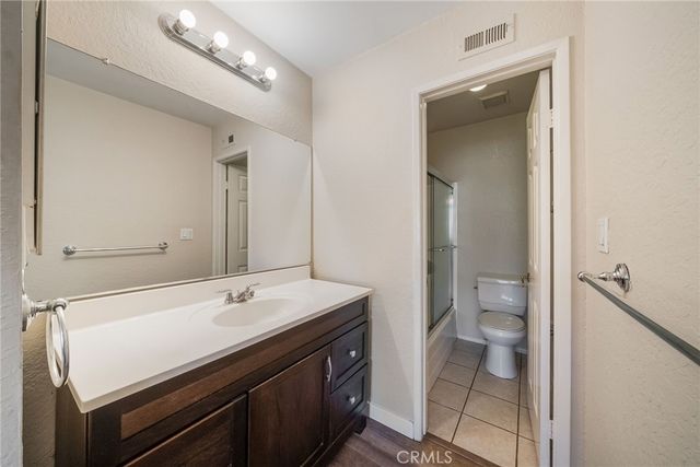 543 W Wilson 7, Costa Mesa, CA 92627