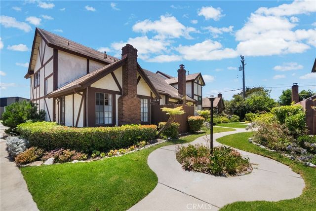543 W Wilson 7, Costa Mesa, CA 92627