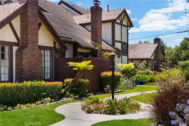 543 W Wilson 7, Costa Mesa, CA 92627