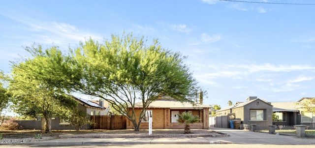 1950 W PALM Lane, Phoenix, AZ 85009