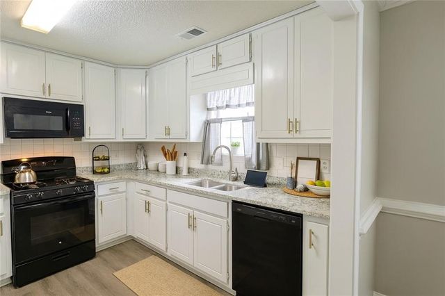 10348 Commons Crossing, Jonesboro, GA 30238