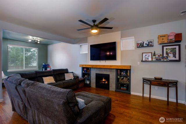 3823 Westar Avenue SW, Bremerton, WA 98312