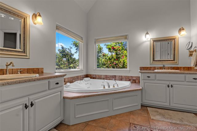 412 W Sunset Court, Catoosa, OK 74015