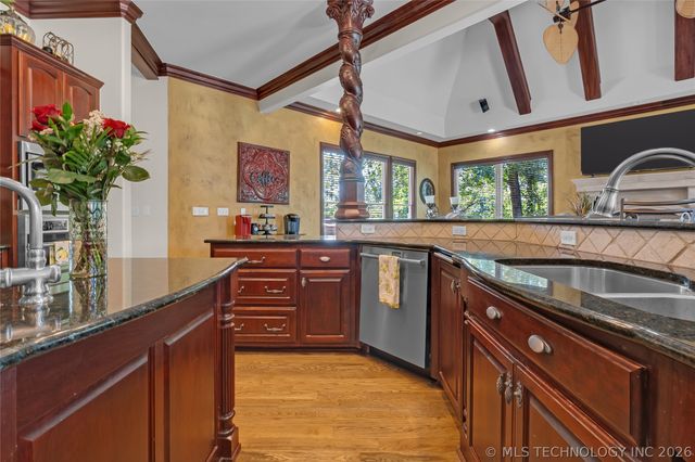 412 W Sunset Court, Catoosa, OK 74015