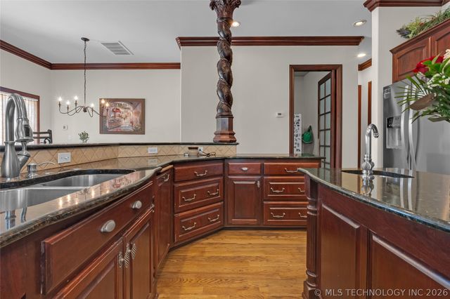 412 W Sunset Court, Catoosa, OK 74015