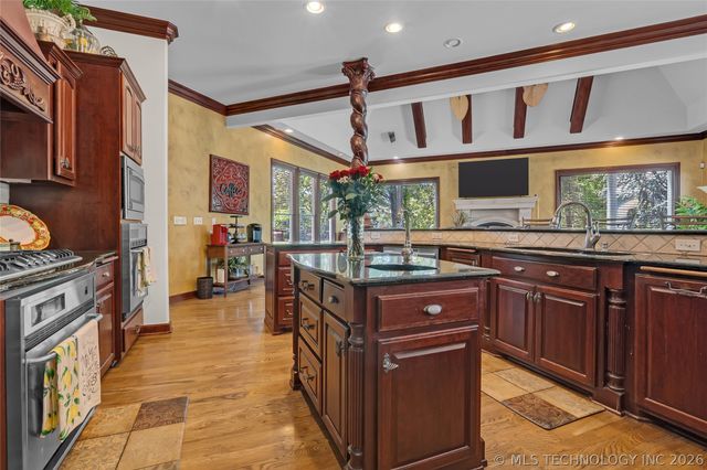 412 W Sunset Court, Catoosa, OK 74015