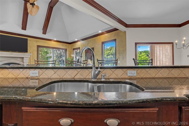 412 W Sunset Court, Catoosa, OK 74015