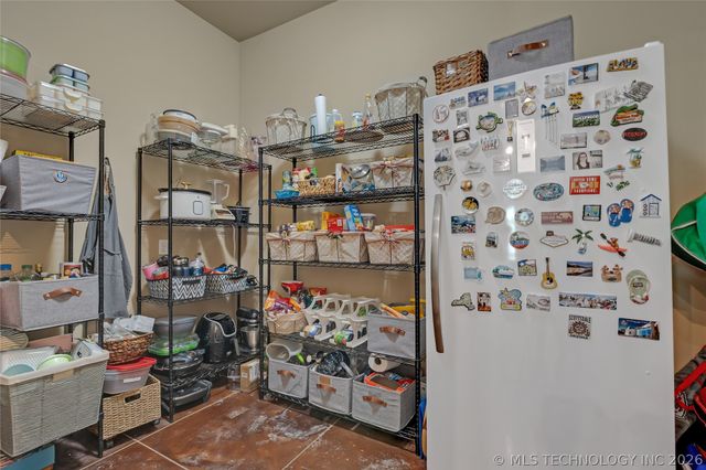 412 W Sunset Court, Catoosa, OK 74015