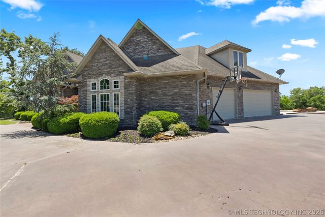 412 W Sunset Court, Catoosa, OK 74015