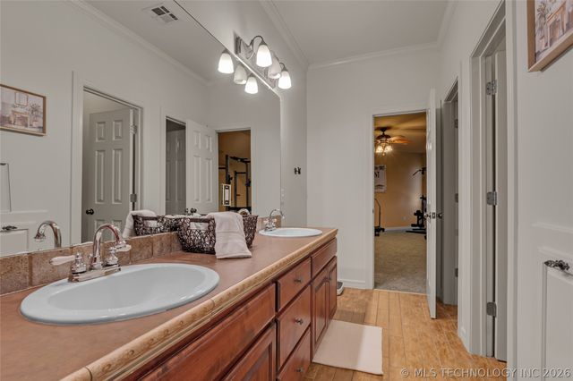 412 W Sunset Court, Catoosa, OK 74015