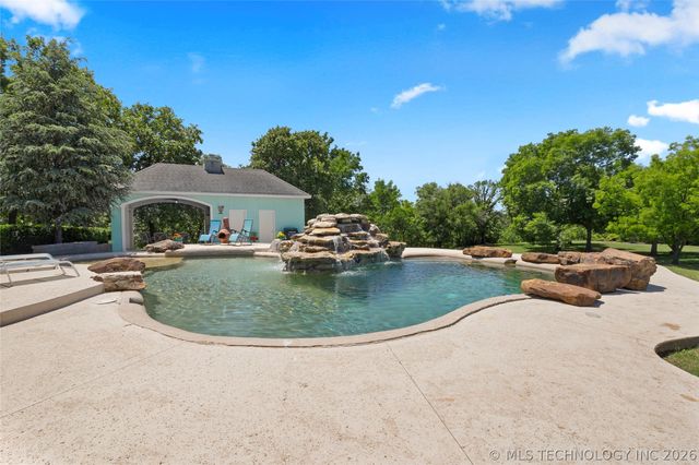 412 W Sunset Court, Catoosa, OK 74015