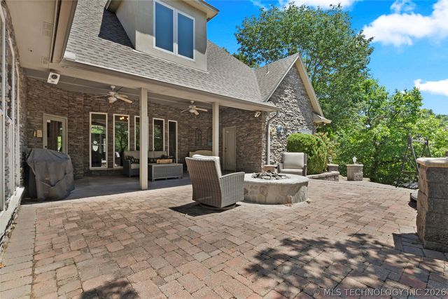 412 W Sunset Court, Catoosa, OK 74015