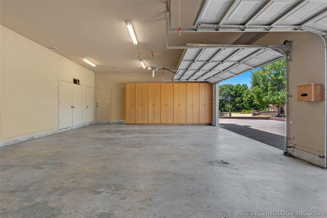412 W Sunset Court, Catoosa, OK 74015