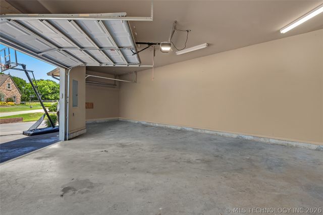 412 W Sunset Court, Catoosa, OK 74015