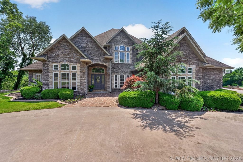 412 W Sunset Court, Catoosa, OK 74015