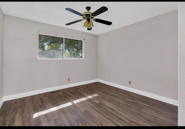 2265 E Herndon Avenue, Fresno, CA 93720