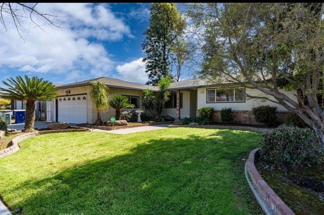 2265 E Herndon Avenue, Fresno, CA 93720