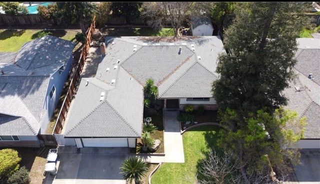 2265 E Herndon Avenue, Fresno, CA 93720