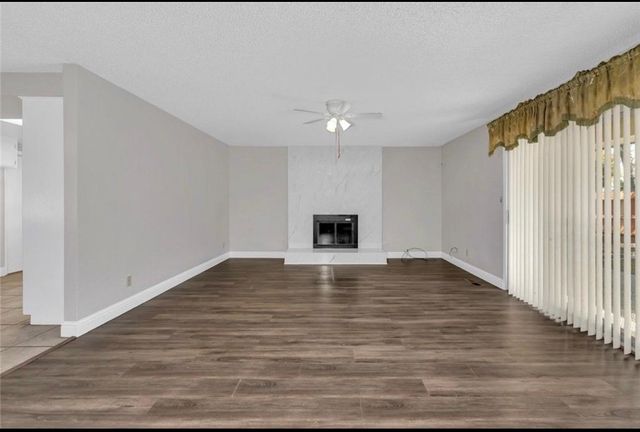 2265 E Herndon Avenue, Fresno, CA 93720