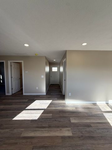 1518 Haven Ave, Salina, KS 67401