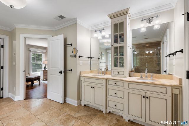 5 Aspetuck Glen, Weston, CT 06883