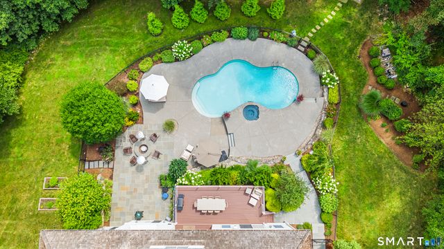 5 Aspetuck Glen, Weston, CT 06883