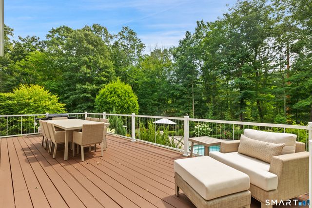 5 Aspetuck Glen, Weston, CT 06883