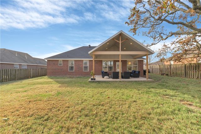 680 Reisling Street, Centerton, AR 72719