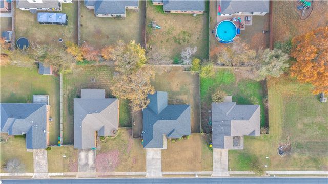 680 Reisling Street, Centerton, AR 72719