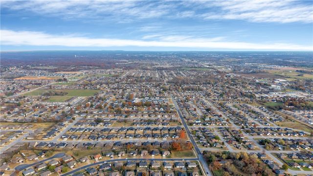 680 Reisling Street, Centerton, AR 72719