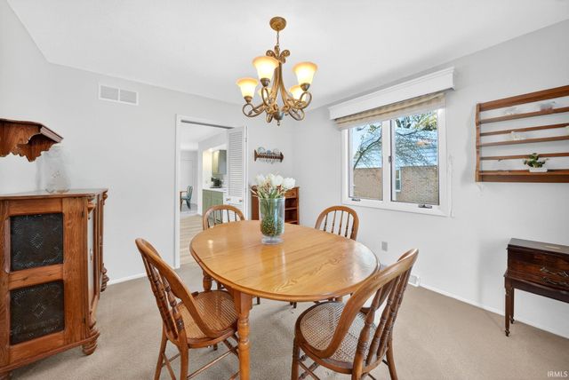 20744 S Gatehouse Drive, South Bend, IN 46637