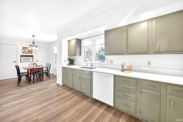 20744 S Gatehouse Drive, South Bend, IN 46637