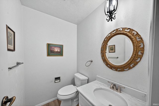 20744 S Gatehouse Drive, South Bend, IN 46637