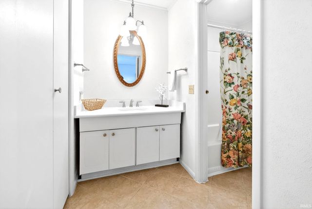 20744 S Gatehouse Drive, South Bend, IN 46637