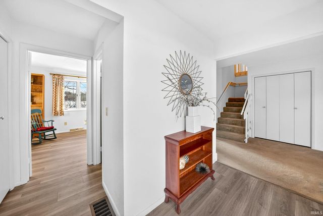 20744 S Gatehouse Drive, South Bend, IN 46637