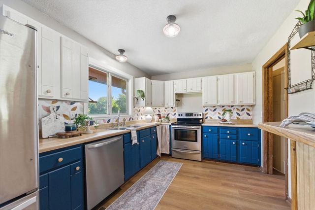 1625 N Single Tree Cir, Andover, KS 67002