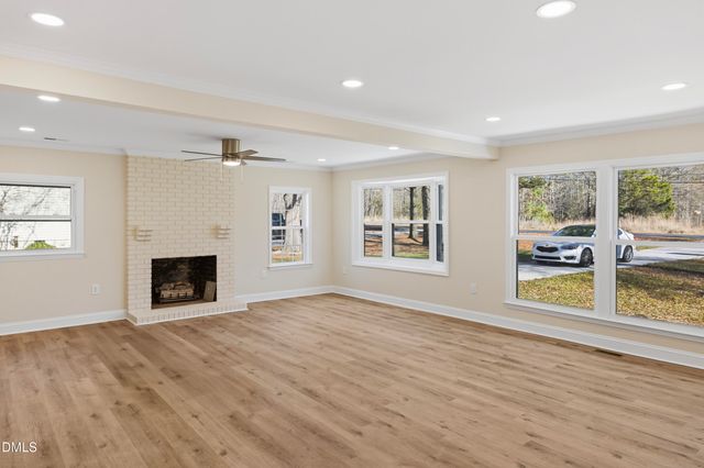 5525 Glenoaks Drive, Durham, NC 27712