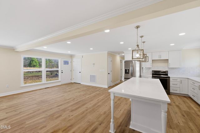 5525 Glenoaks Drive, Durham, NC 27712